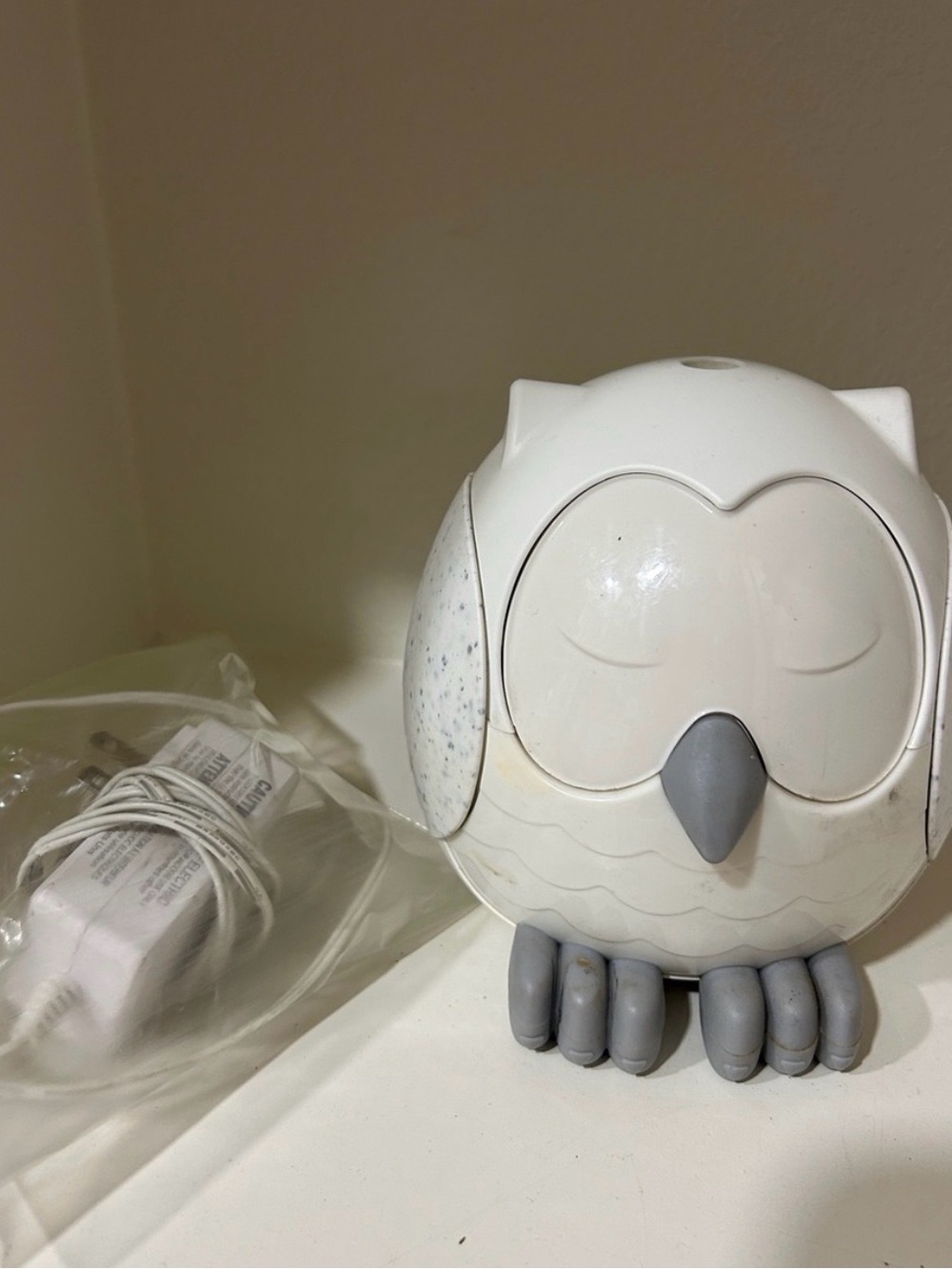 Young Living White and Gray Owl Diffuser